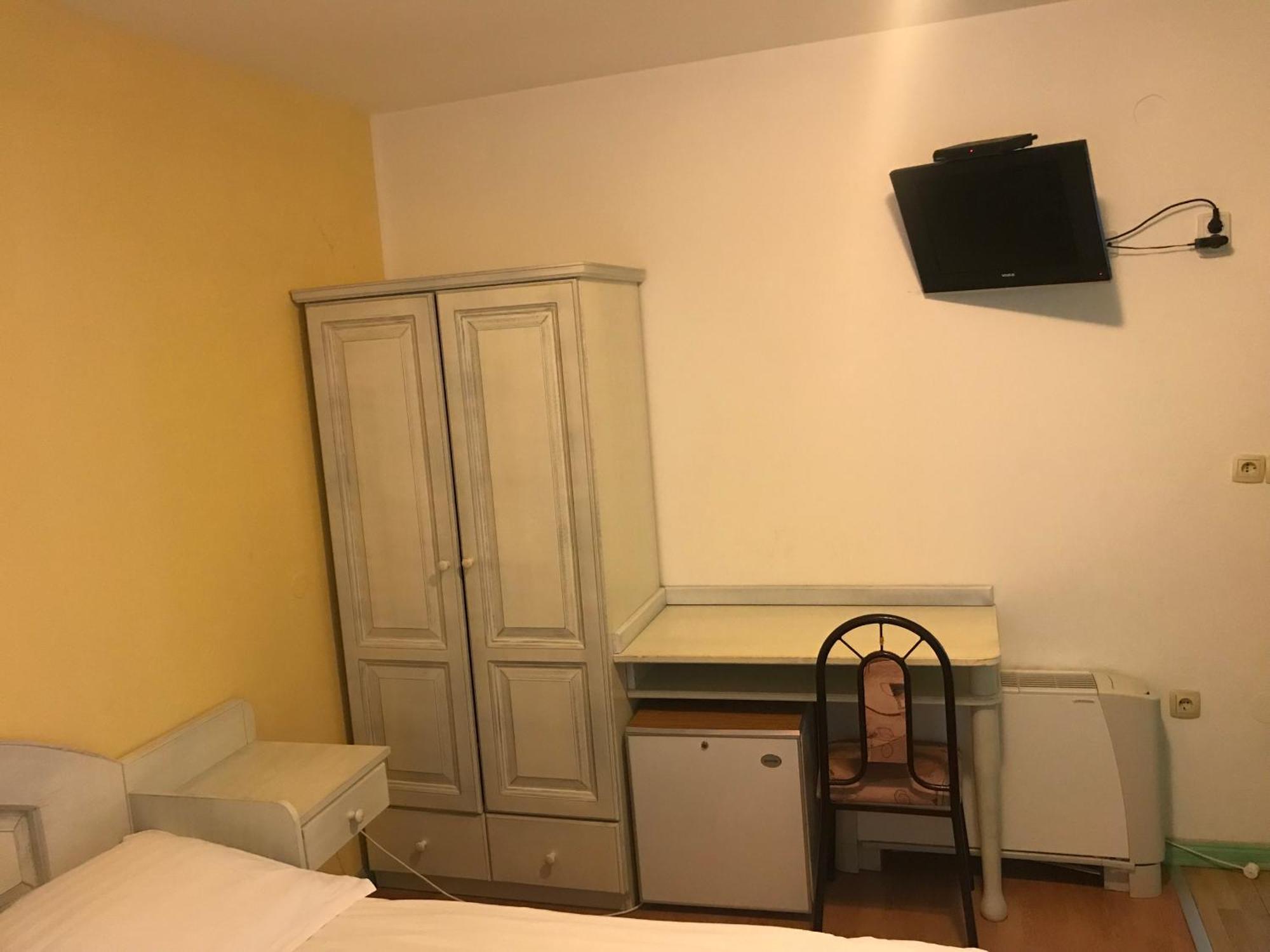 Pansion Dragica Apartment Rab Town Exterior photo