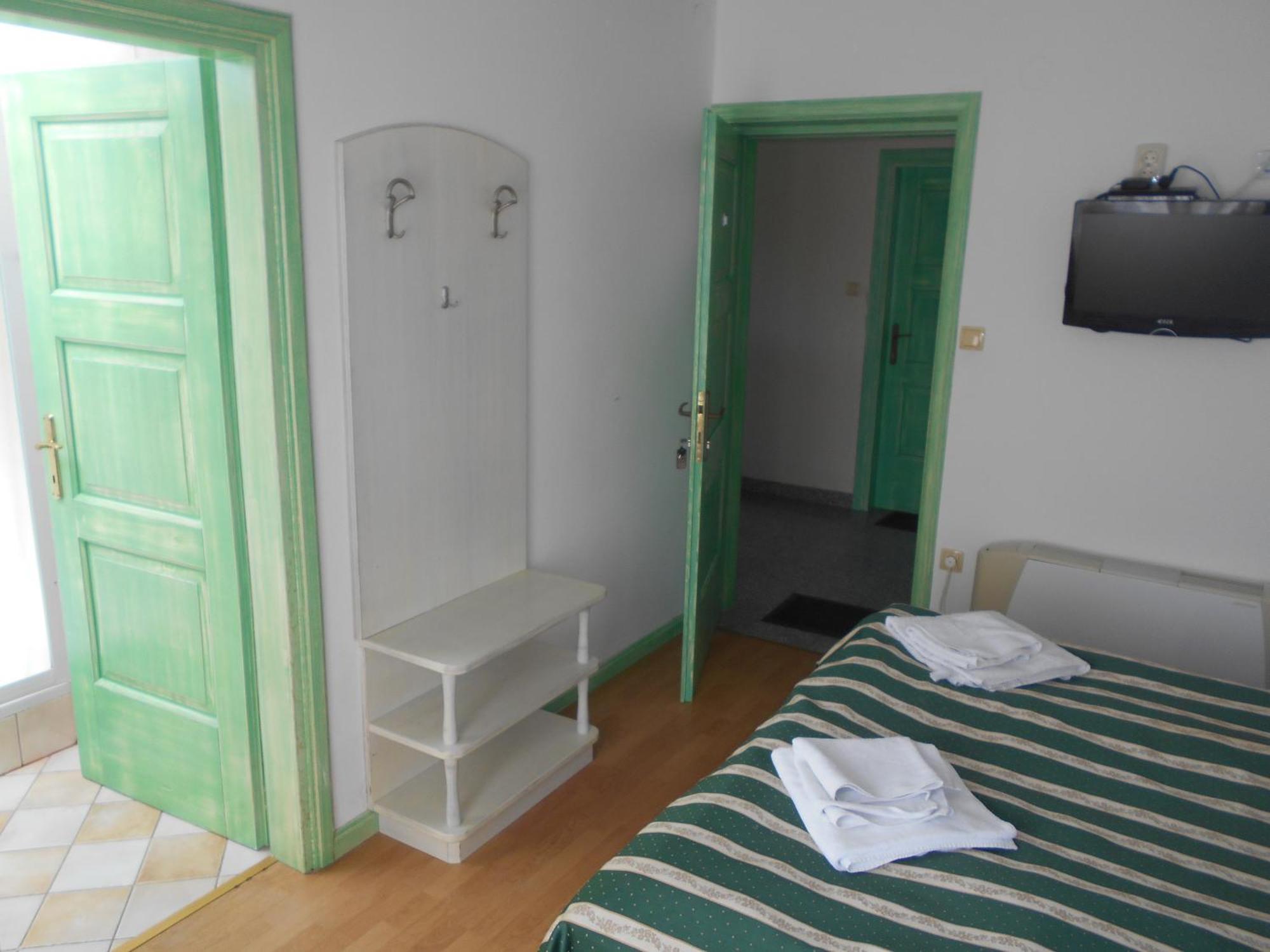 Pansion Dragica Apartment Rab Town Exterior photo
