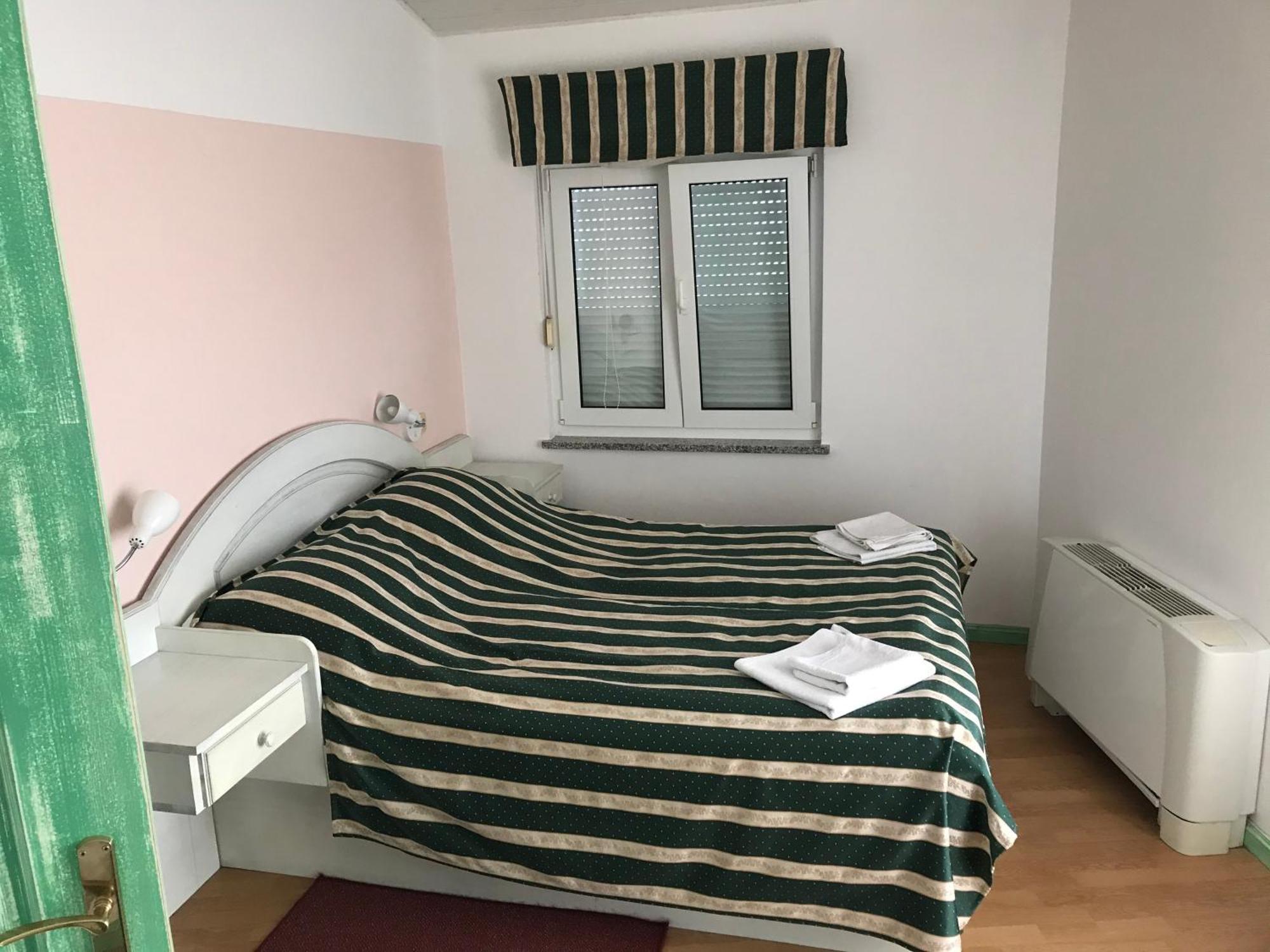 Pansion Dragica Apartment Rab Town Exterior photo